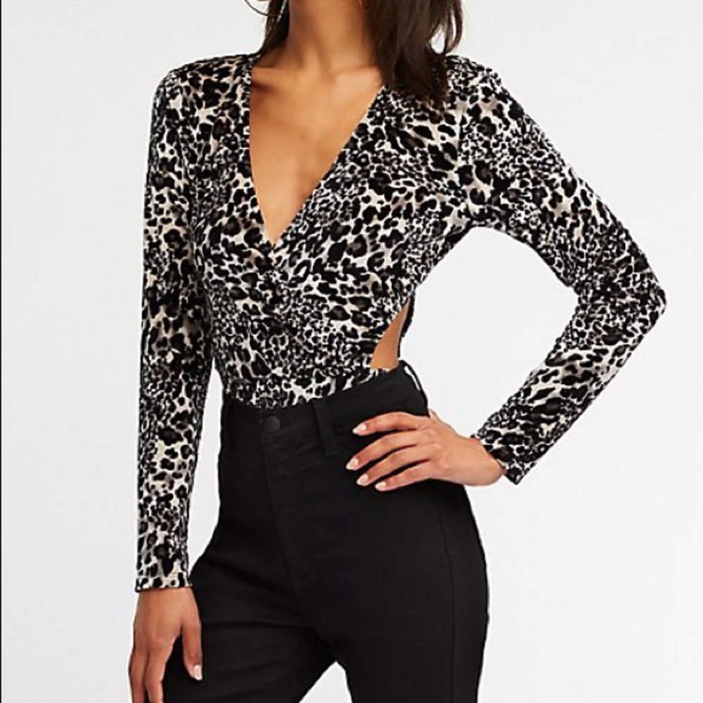 🖤BLACK AND WHITE LEOPARD PRINT BODYSUIT🖤